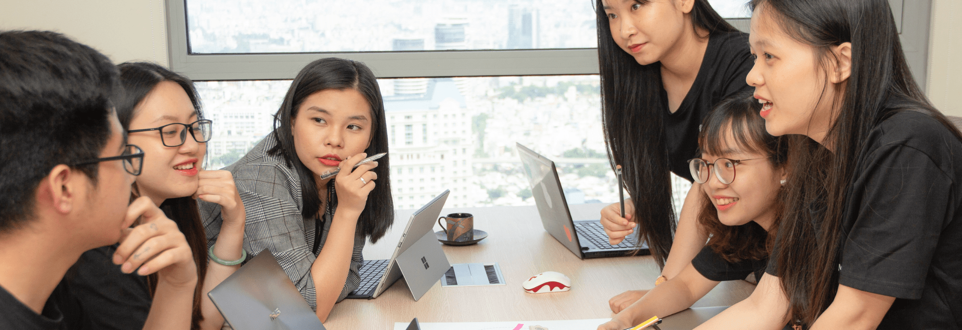 van tay media hh pie3qiug unsplash 1.png